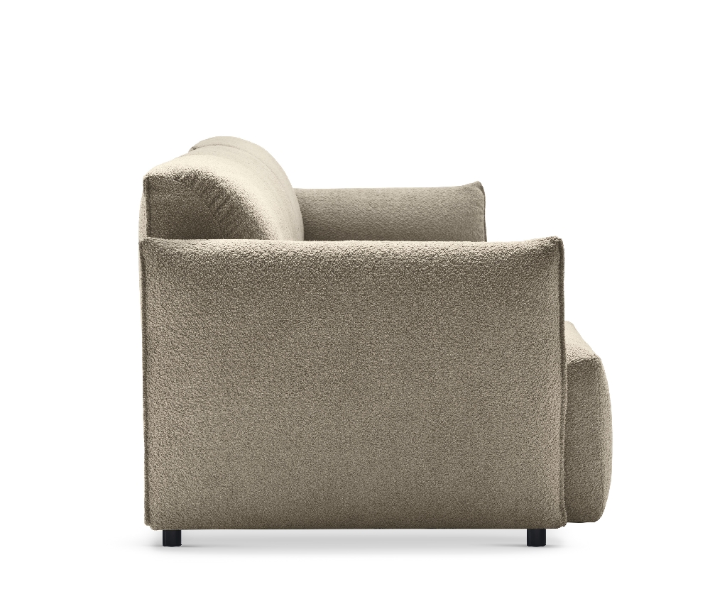 Τριθέσιος καναπές ιταλικού design για ευρύχωρους χώρους σαλονιού.